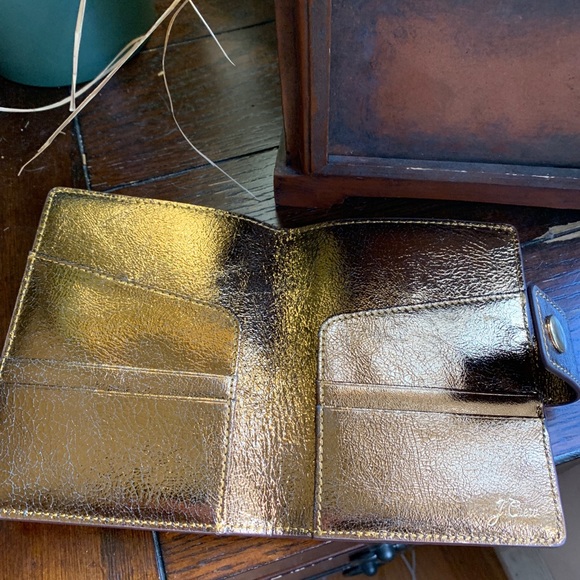 SOLD⛔️Authentic J.Crew Metallic leather passport card 🌼 - Picture 6 of 7